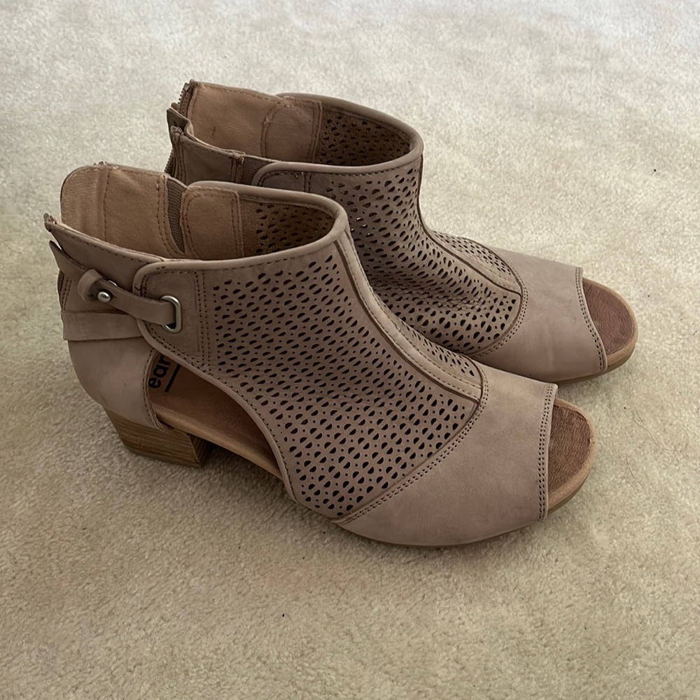 Wedged Sandals